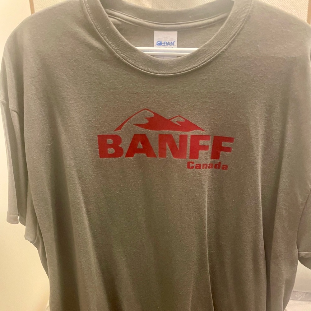 Gildan Gray Banff Canada Men's T-Shirt